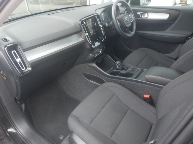 Volvo XC40 2.0 B4p Momentum Black #5