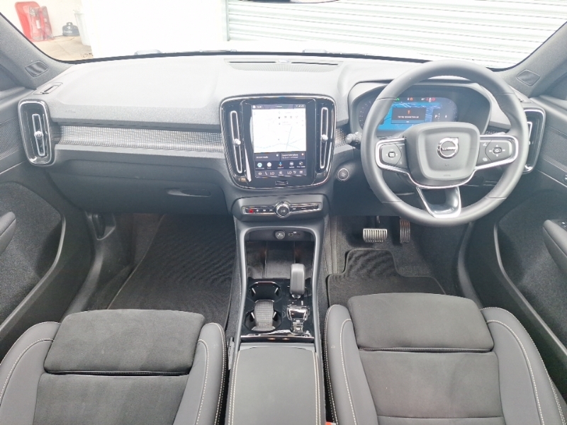 Volvo XC40 2.0 B4p Plus Dark Grey #3