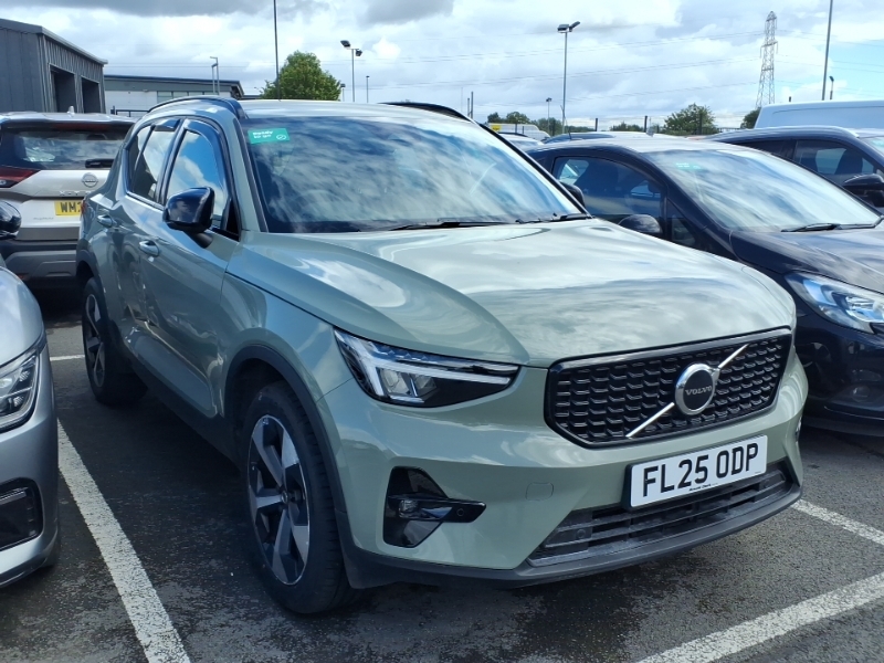 Volvo XC40 2.0 B4p Plus Dark Green