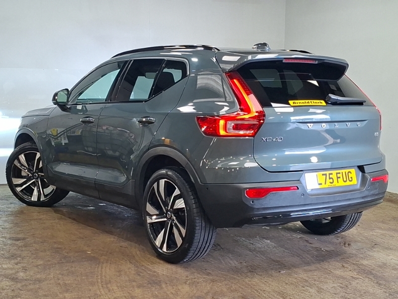 Volvo XC40 2.0 B3p Ultra Dark Green #2