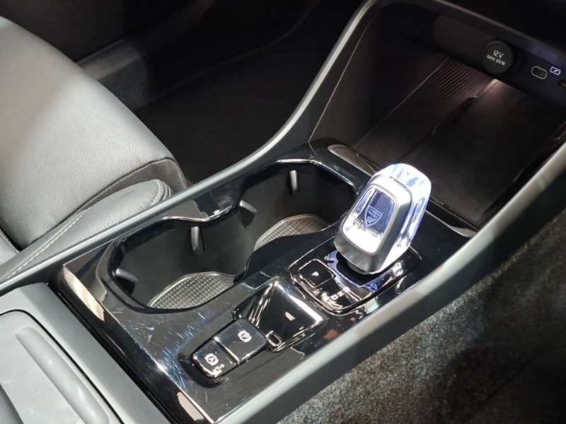 Volvo XC40 Core Silver #15