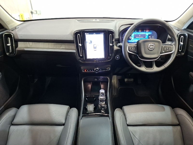 Volvo XC40 2.0 B3p Ultra Dark Green #3