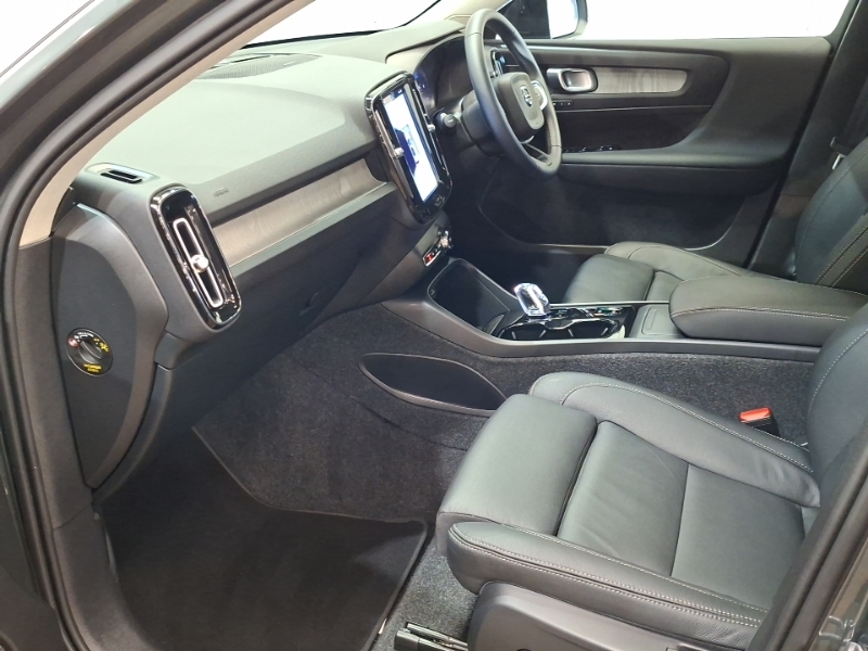 Volvo XC40 2.0 B3p Ultra Dark Green #5