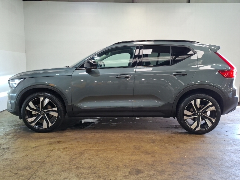 Volvo XC40 2.0 B3p Ultra Dark Green #4