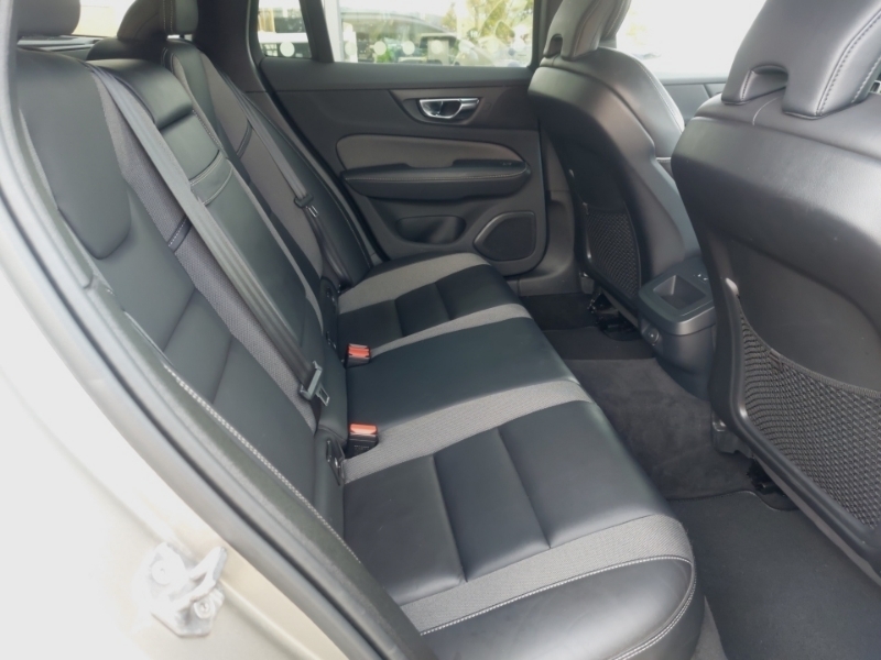 Volvo V60 2.0 B4p R Design Grey #6