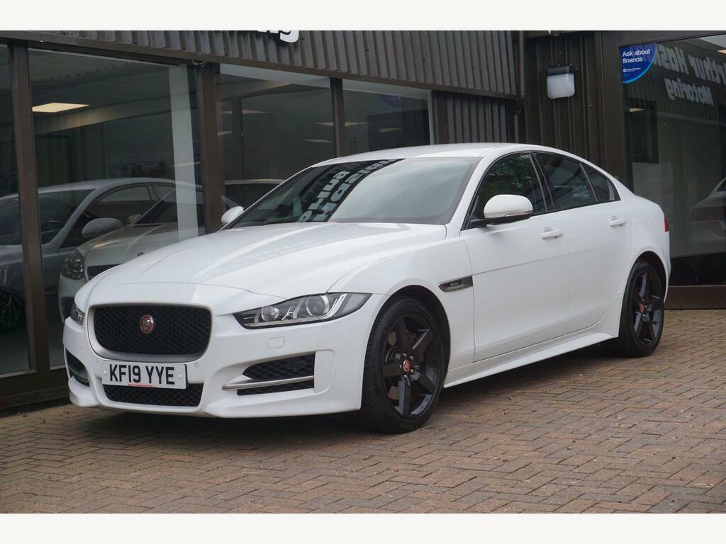 Jaguar XE 2.0I Gpf R-sport Euro 6 S S White