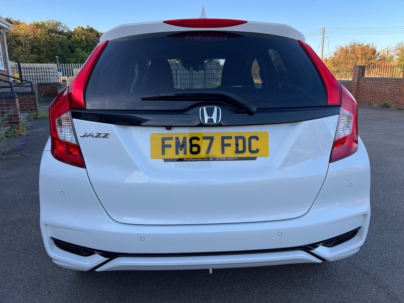 Honda Jazz I-vtec Ex FM67FDC White #6