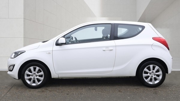 Hyundai I20 Active White #6