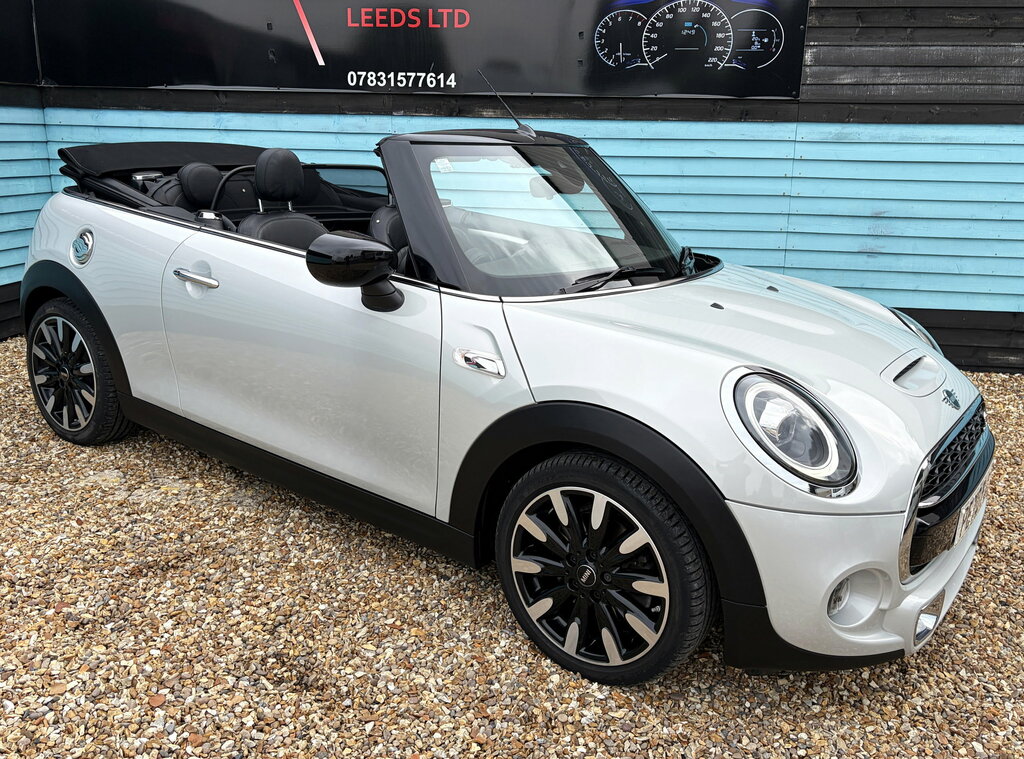 Mini Convertible 2.0 Cooper S Exclusive Convertible Step Silver #2