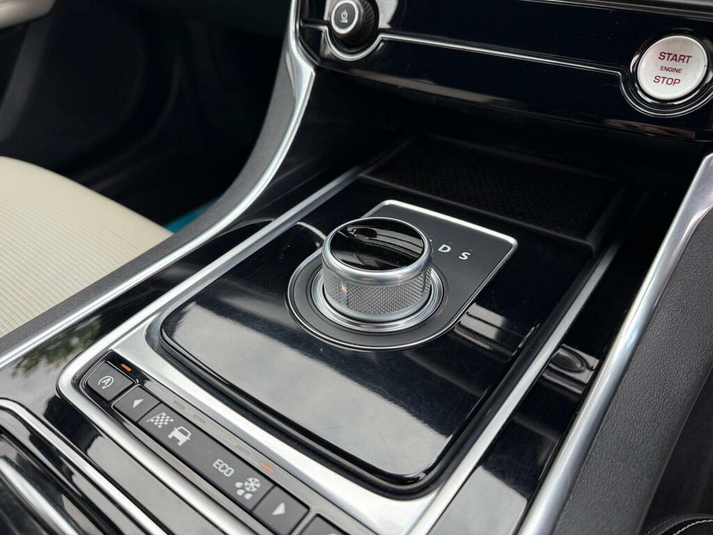 Jaguar XF 2.0D R-sport Euro 6 Ss Grey #4