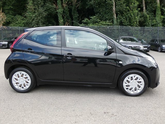 Toyota Aygo 2022 1.0 Vvt-i X-play X-shift Safety Sense 7 Black #6