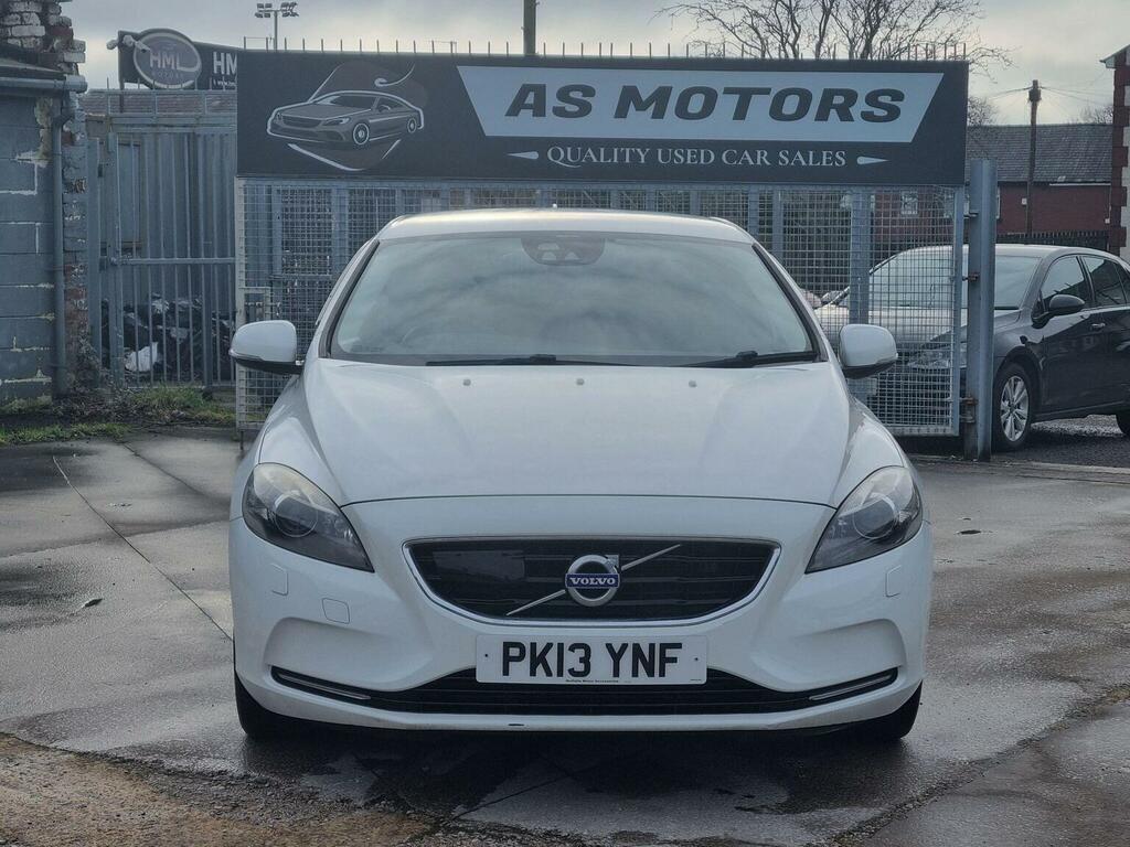 Volvo V40 1.6 T4 Se Lux Nav Powershift Euro 5 Ss  #2