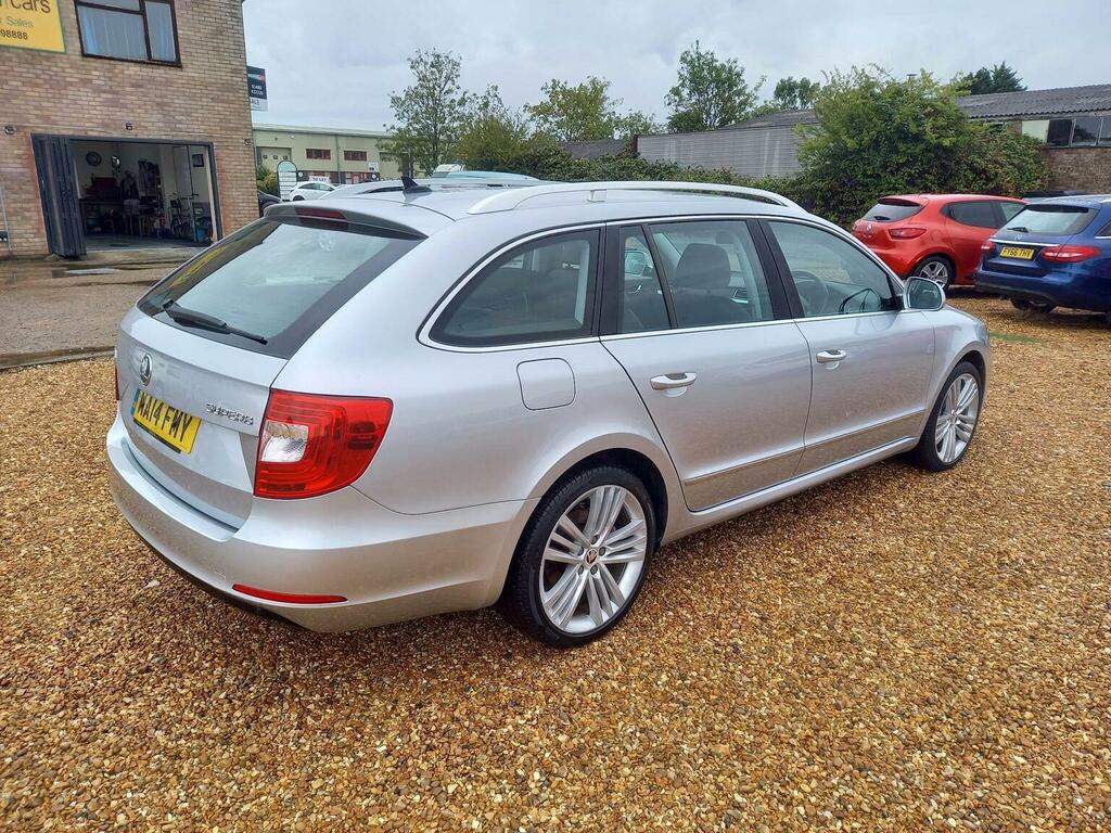 Skoda Superb Se Tdi Cr Dsg White #7