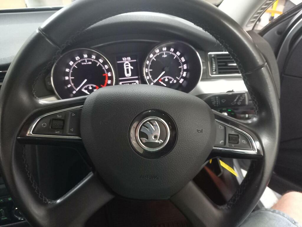 Skoda Superb Se Tdi Cr Dsg White #19
