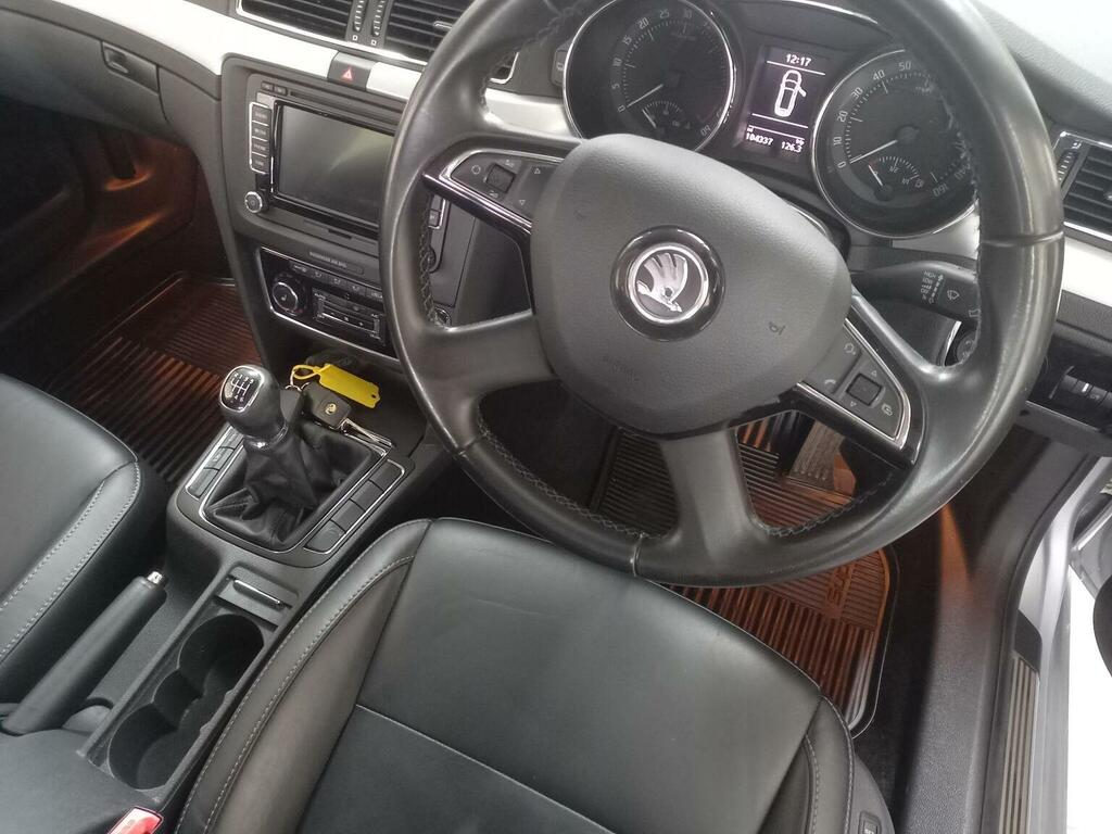 Skoda Superb Se Tdi Cr Dsg White #12