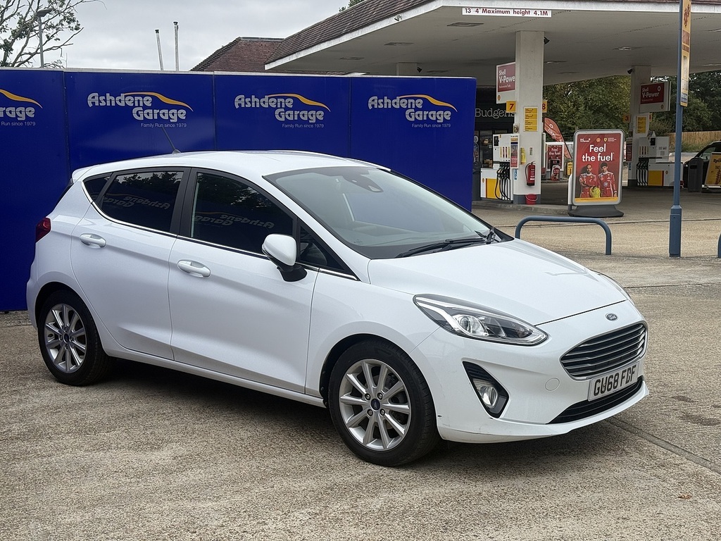 Ford Fiesta Titanium White #3