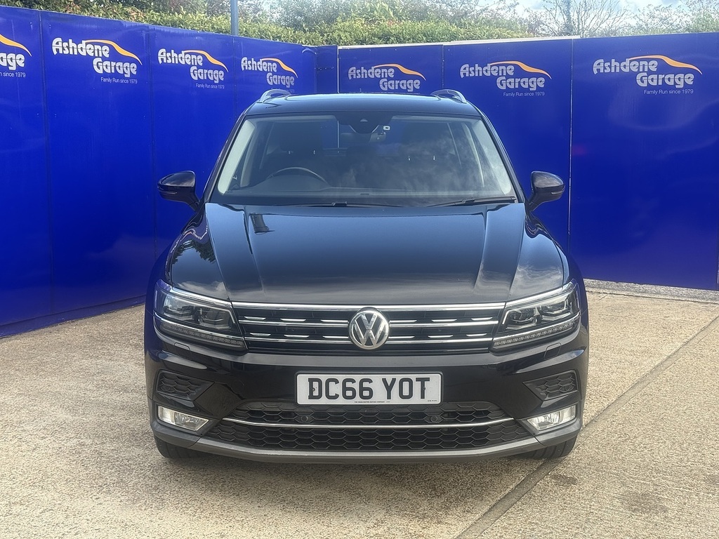 Volkswagen Tiguan Tsi Bluemotion Tech Sel Black #2