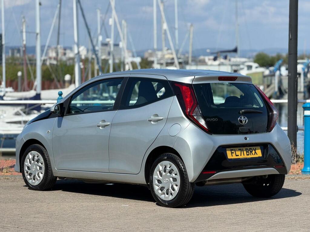 Toyota Aygo 1.0 Vvt-i X-play Euro 6 Ss FL71BRX Silver #3