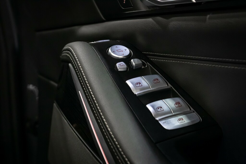 BMW X7 Black #19