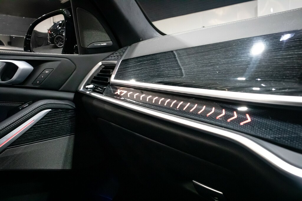 BMW X7 Black #32
