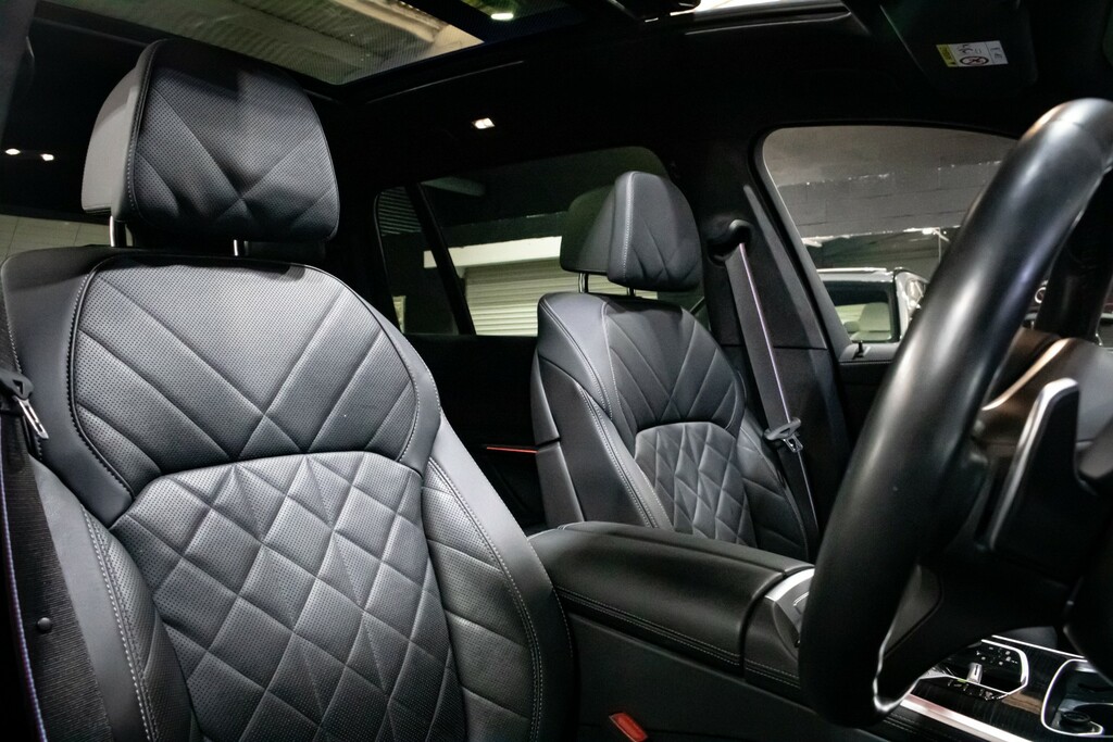 BMW X7 Black #24
