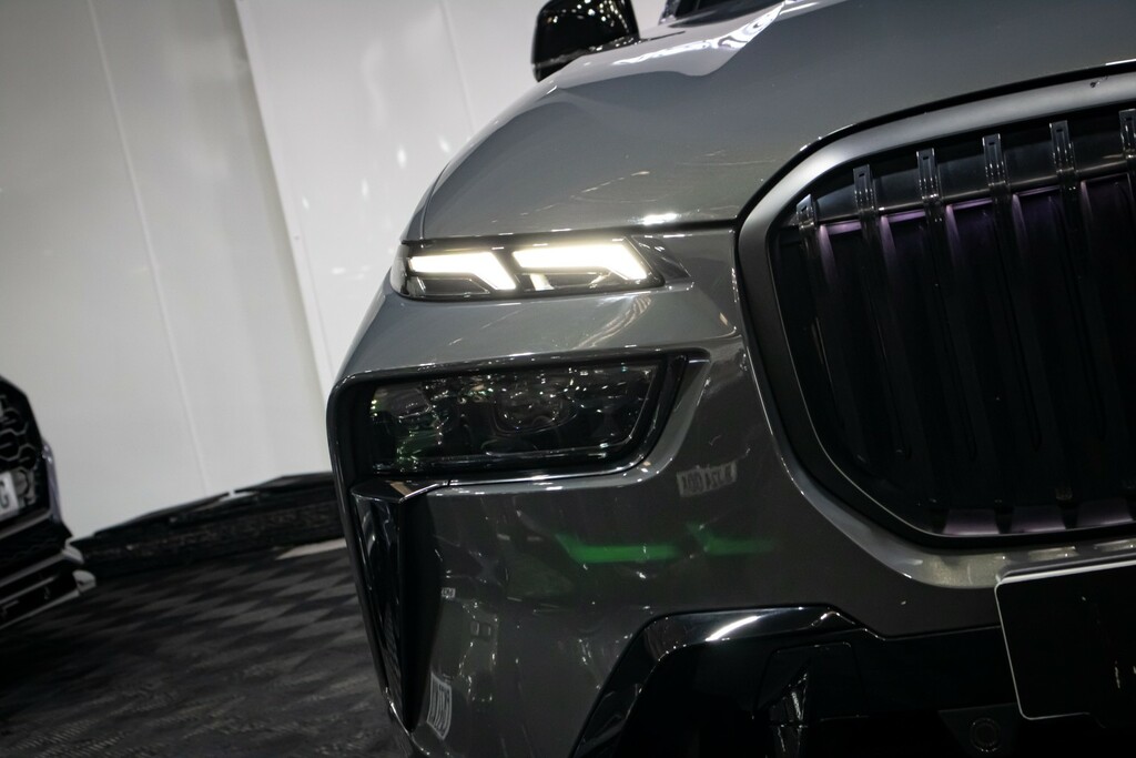 BMW X7 Black #8