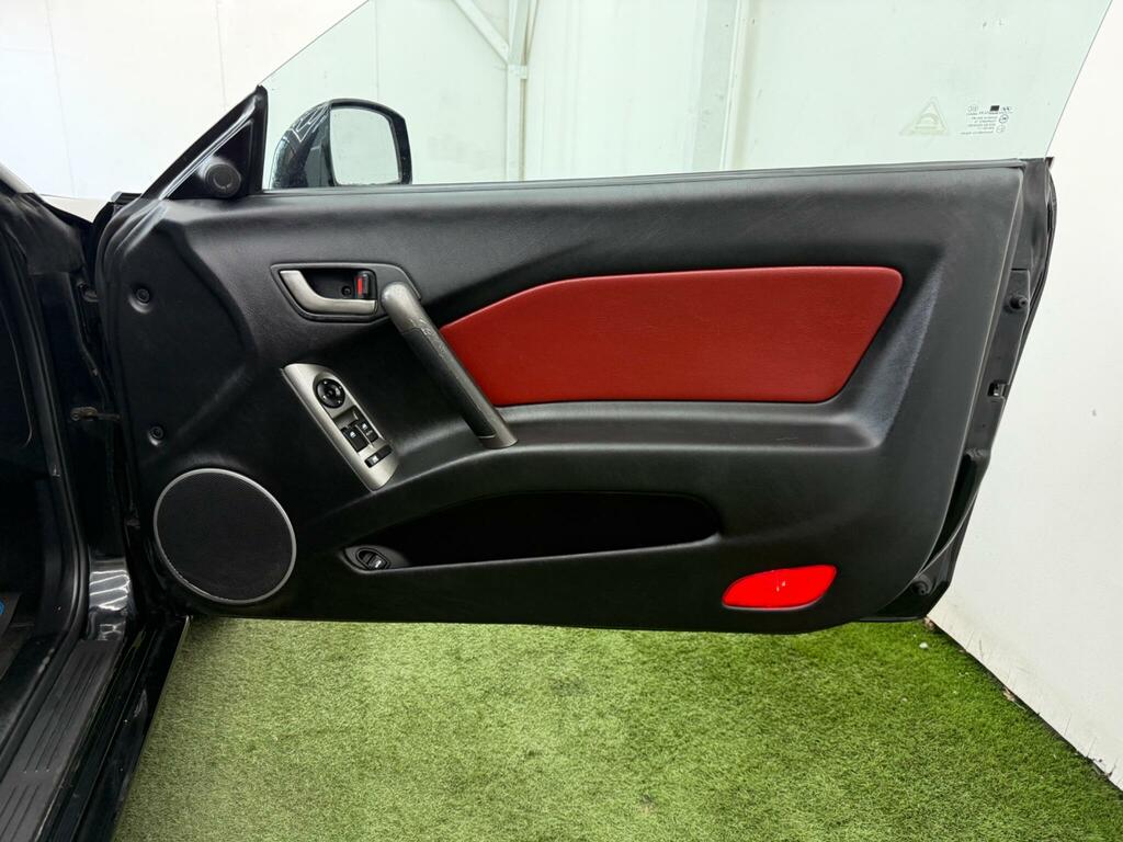 Hyundai Coupe Automatic Black #20