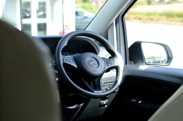 Mercedes-Benz  C 300 Amg Line Premium Blue #19