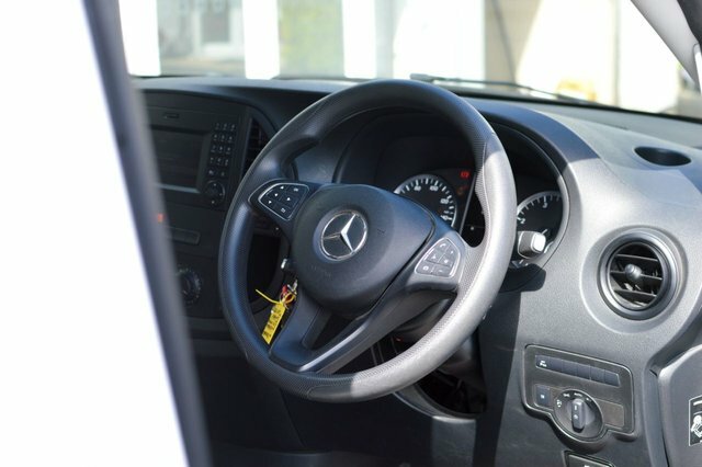 Mercedes-Benz  C 300 Amg Line Premium Blue #36