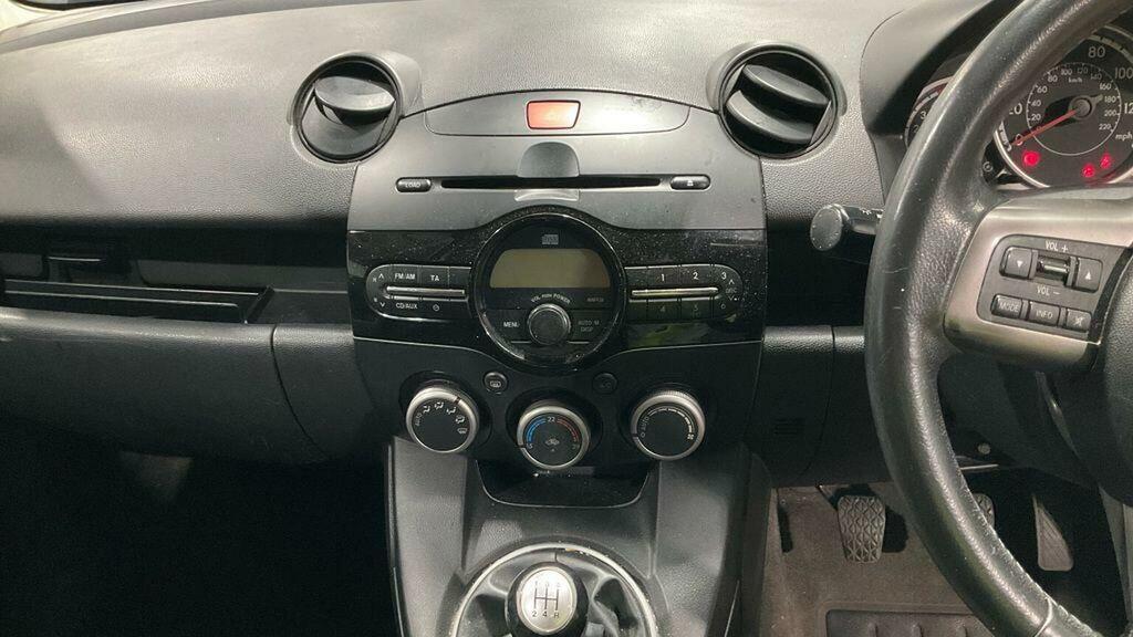 Mazda 2 Hatchback White #9