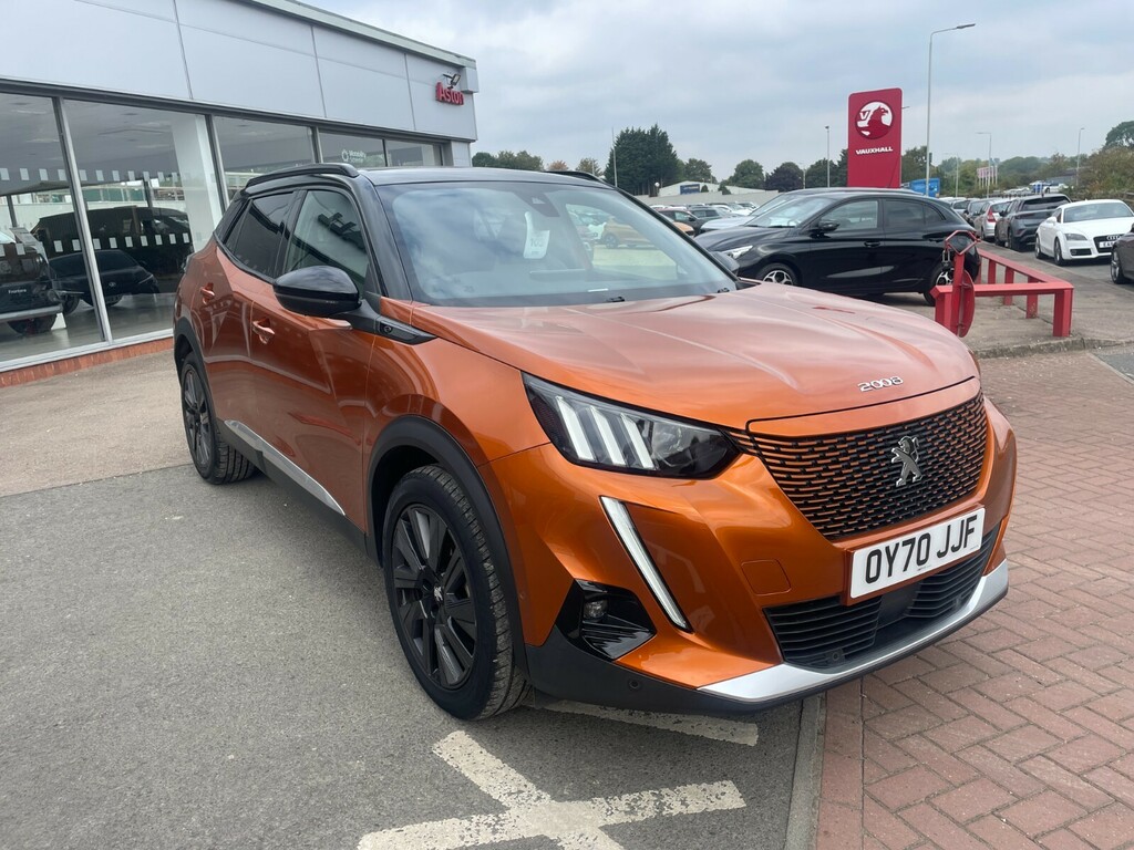Peugeot e-2008 Gt 50Kwh 136Ps Orange #3