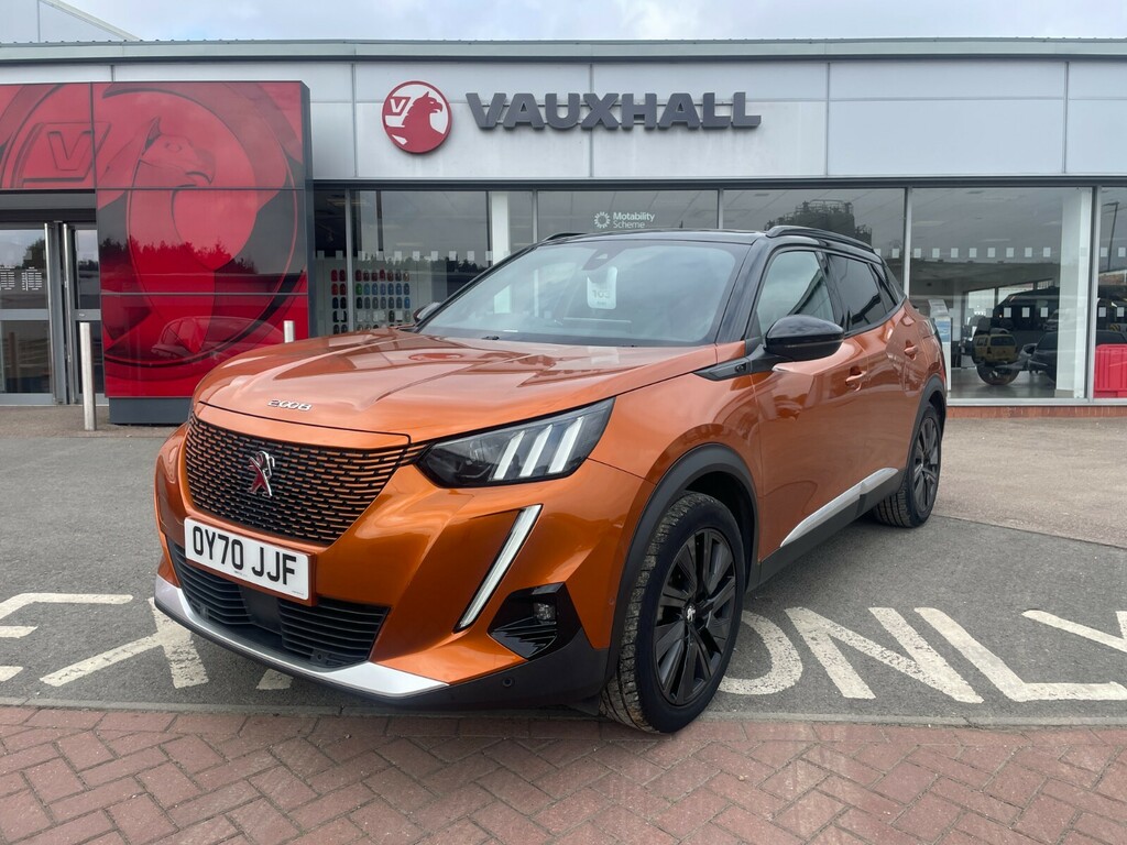 Peugeot e-2008 Gt 50Kwh 136Ps Orange