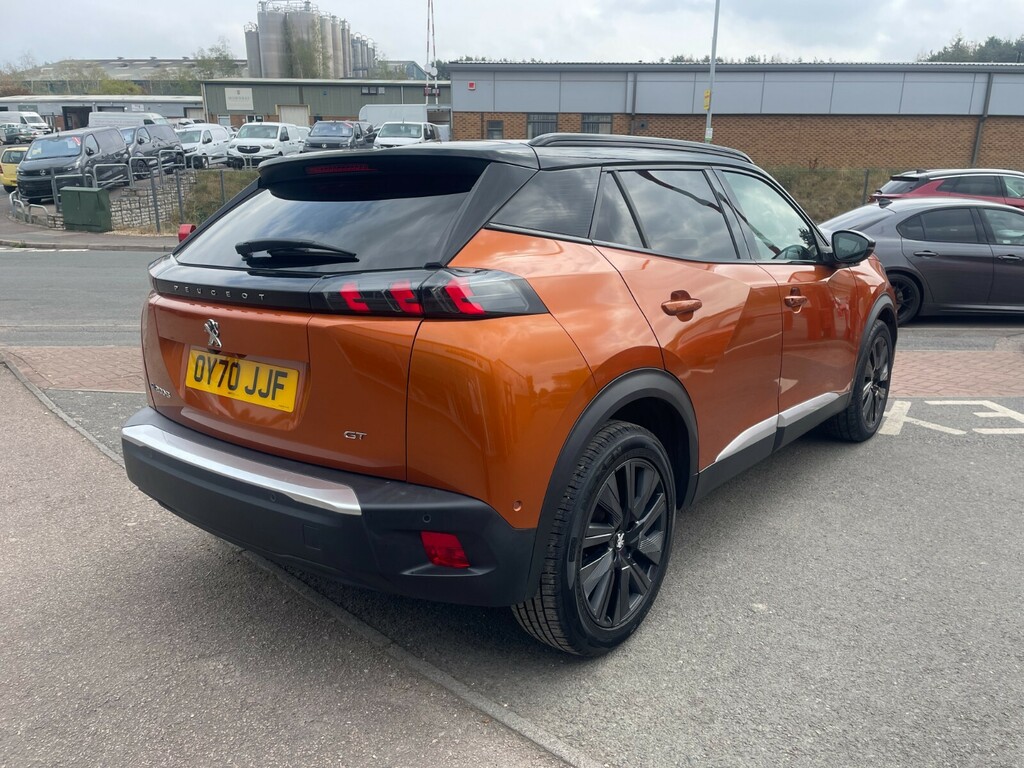 Peugeot e-2008 Gt 50Kwh 136Ps Orange #5