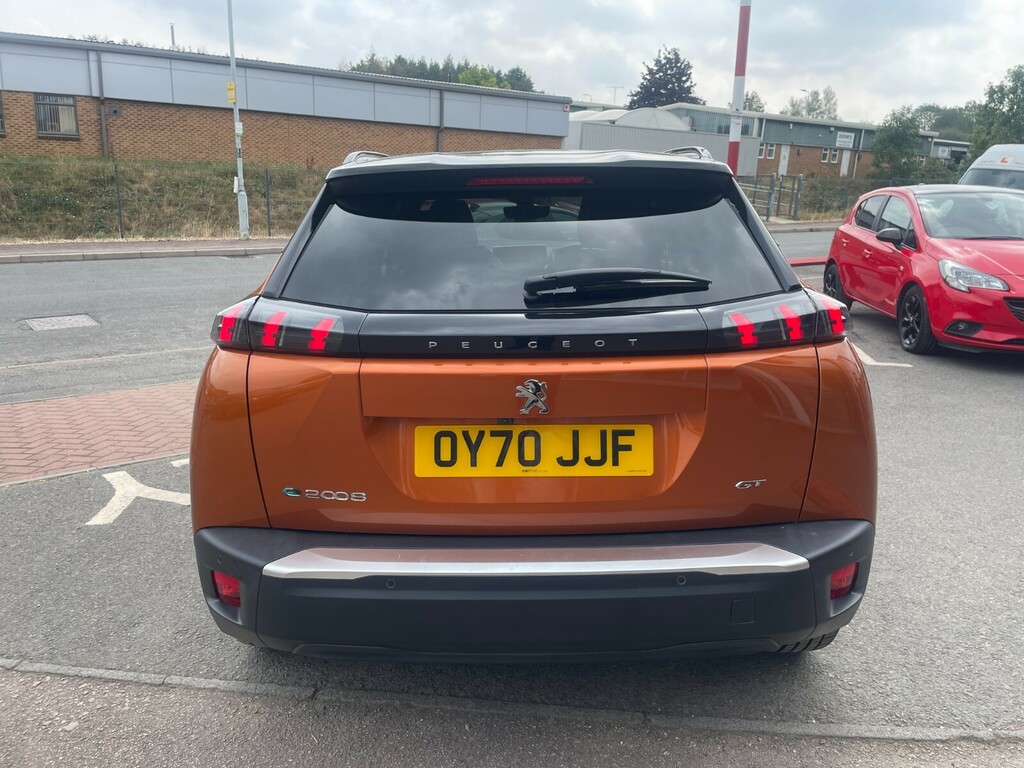 Peugeot e-2008 Gt 50Kwh 136Ps Orange #6