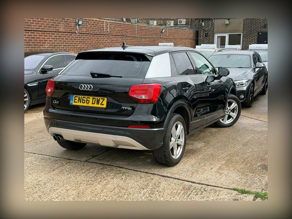 Audi Q2 White #10