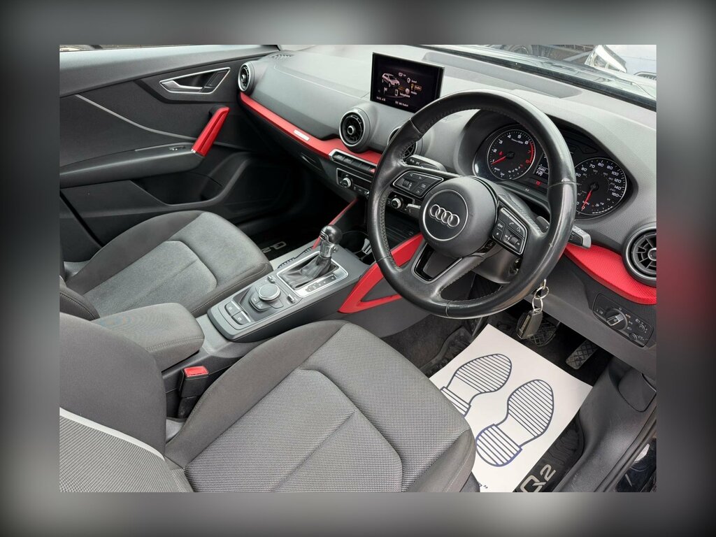 Audi Q2 White #12