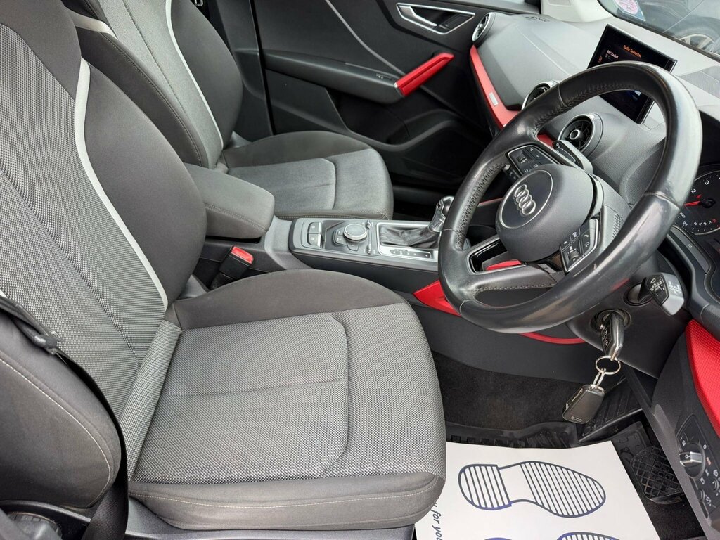 Audi Q2 White #11
