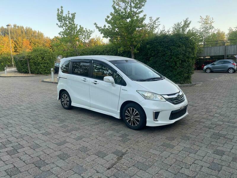 Honda Freed 7 Seater Hybrid White