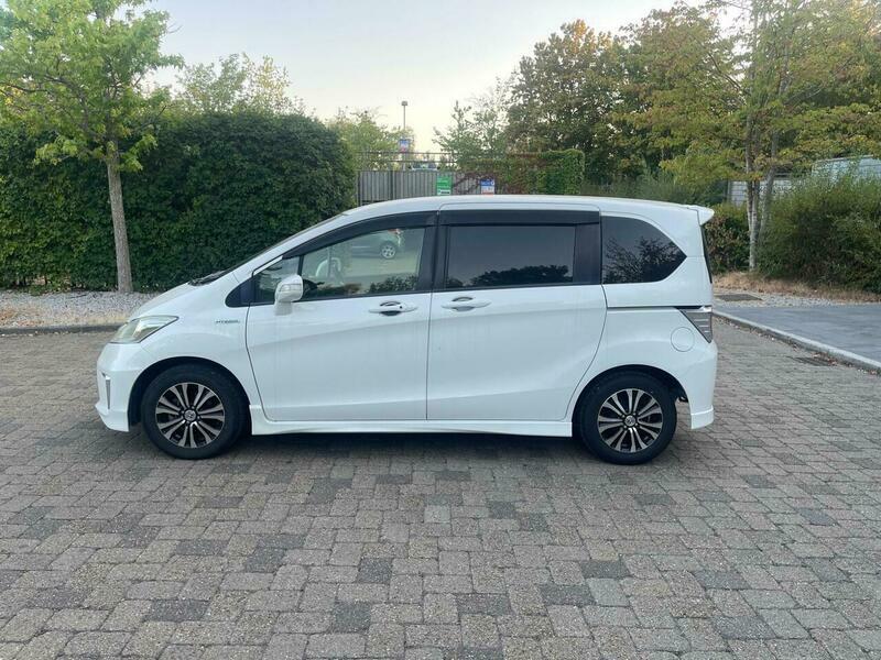 Honda Freed 7 Seater Hybrid White #6