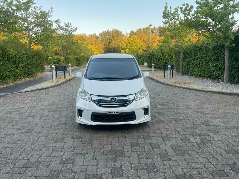 Honda Freed 7 Seater Hybrid White #2