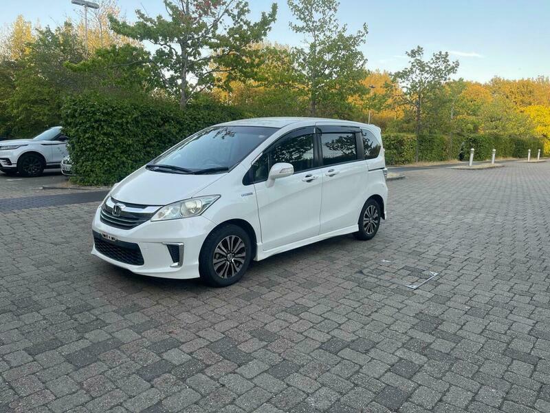 Honda Freed 7 Seater Hybrid White #3