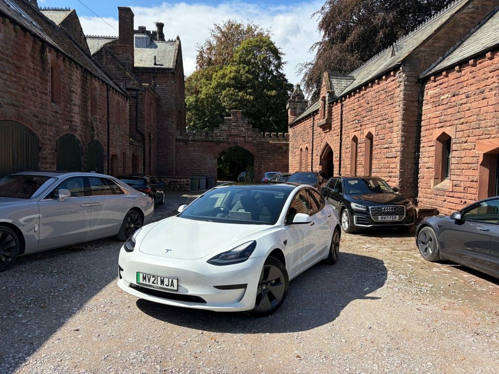 Tesla Model 3 Standard Range Plus Saloon Rwd White