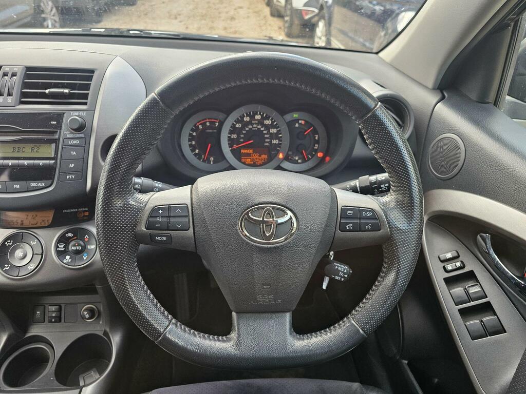 Toyota Rav 4 D-4d Xt-r White #24