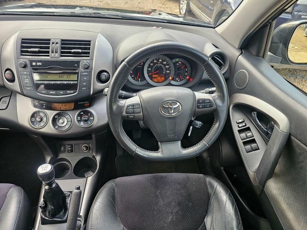Toyota Rav 4 D-4d Xt-r White #23