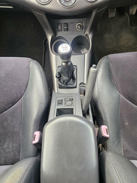 Toyota Rav 4 D-4d Xt-r White #29
