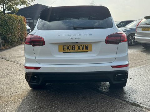 Porsche Cayenne 3.0 Td V6 EK18XVW White #3