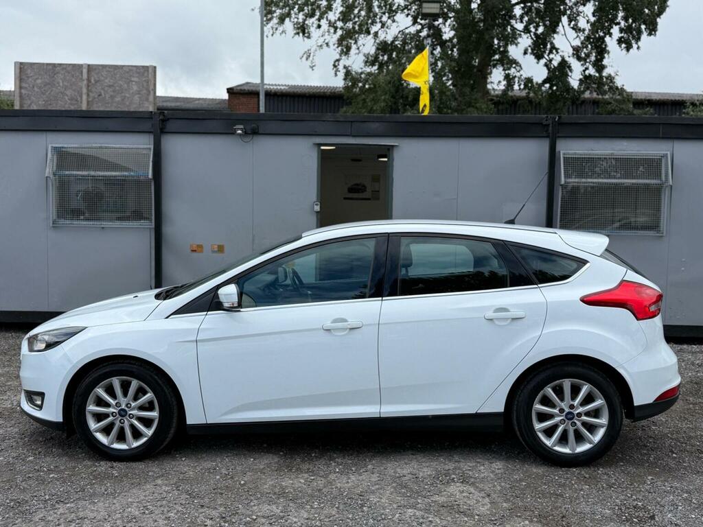Ford Focus Hatchback 1.0T Ecoboost Titanium Euro 6 Ss BW17LOH White #4