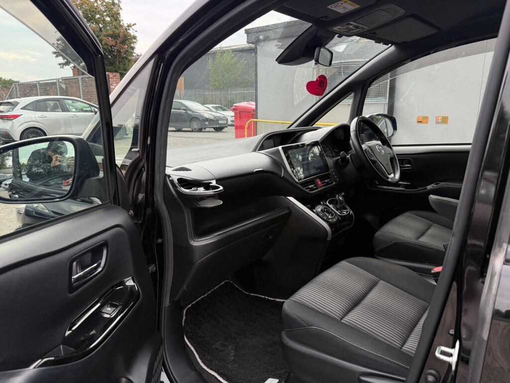 Toyota Voxy Hatchback Black #15