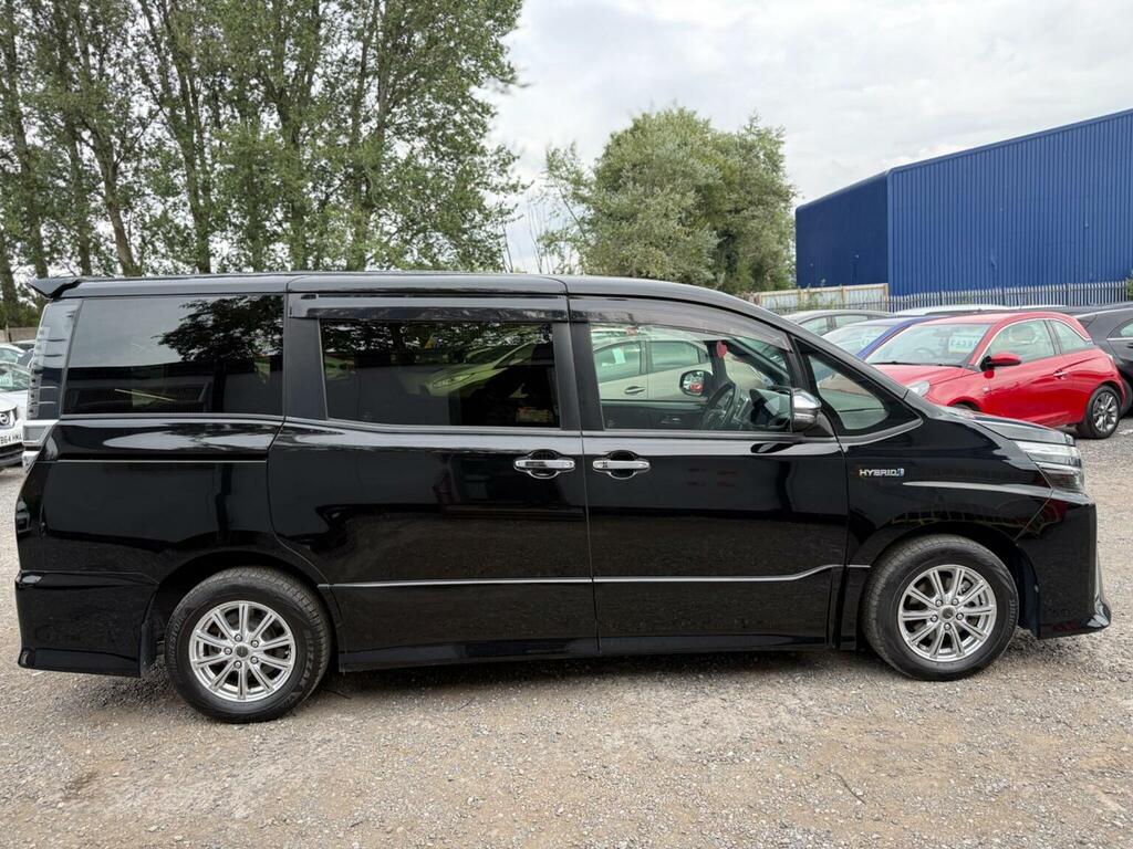Toyota Voxy Hatchback Black #9