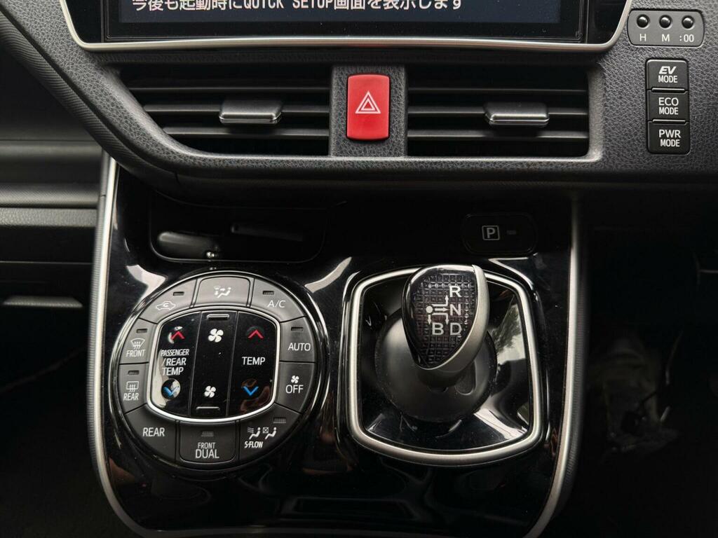 Toyota Voxy Hatchback Black #42